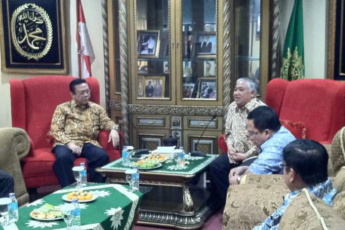 Bahas Kondisi Golkar, Agung Laksono Temui Ketua PP Muhammadiyah