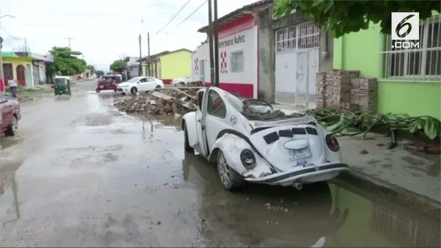Alami gempa kencang warga Meksiko mengalami trauma berlindung di dalam bangunan.