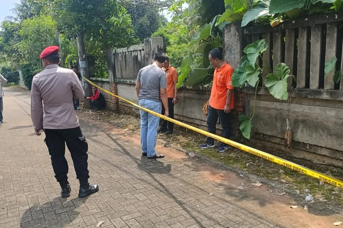 Lokasi penemuan mayat pria terbungkus sarung tanpa identitas di Perumahan Makadam di Jalan Saleh 1, Pamulang, Kota Tangerang Selatan (Tangsel).