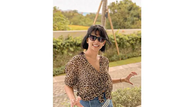 6 Gaya Vanessa Angel Saat Liburan ke Bali, Makin Memesona