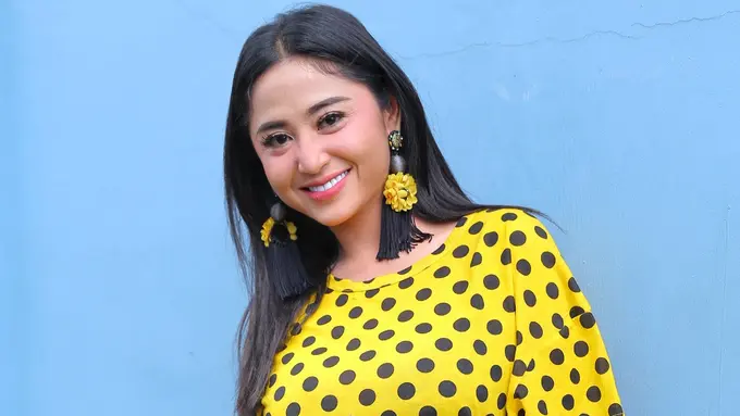 [Bintang] Dewi Perssik