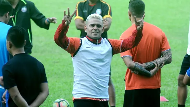 Cristian Gonzales 