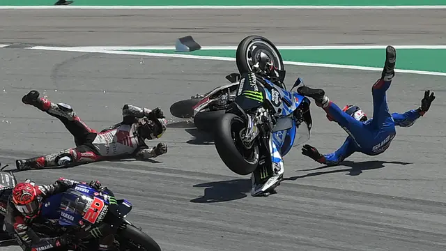 Takaaki Nakagami  - Alex Rins - MotoGP Catalunya 2022