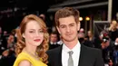 Emma Stone dan Andrew Garfield pacaran usai syuting The Amazing Spider-Man. Setelah itu hubungan mereka mengalami putus nyambung hingga 2015. (Getty Images/Elle)