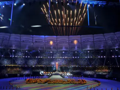 Suasana penutupan SEA Games 2017 di Stadion Bukit Jalil, Kuala Lumpur, Malaysia, Rabu (30/8). Pesta olahraga negara-negara di Asia Tenggara resmi ditutup dan SEA Games selanjutnya akan digelar di Filipina pada 2019. (Liputan6.com/Faizal Fanani)