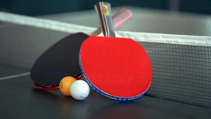 Bukan Pakai Raket, 2 Orang Ini Main Pingpong Gunakan Kepala
