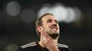 Ekspresi pemain Bayern Munchen, Harry Kane setelah timnya kalah dari Arsenal dalam laga Liga Champions 2025/2026 di Emirates Stadium, London, Rabu (26/11/2025) waktu setempat. (AP Photo/Kin Cheung)