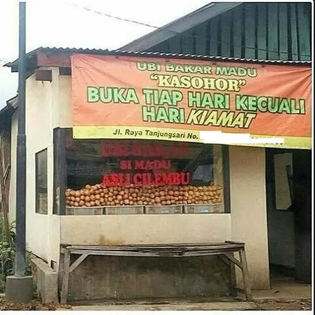 8 Potret Tulisan di Spanduk Jualan Ini Kocak Banget, Enggak Habis Pikir