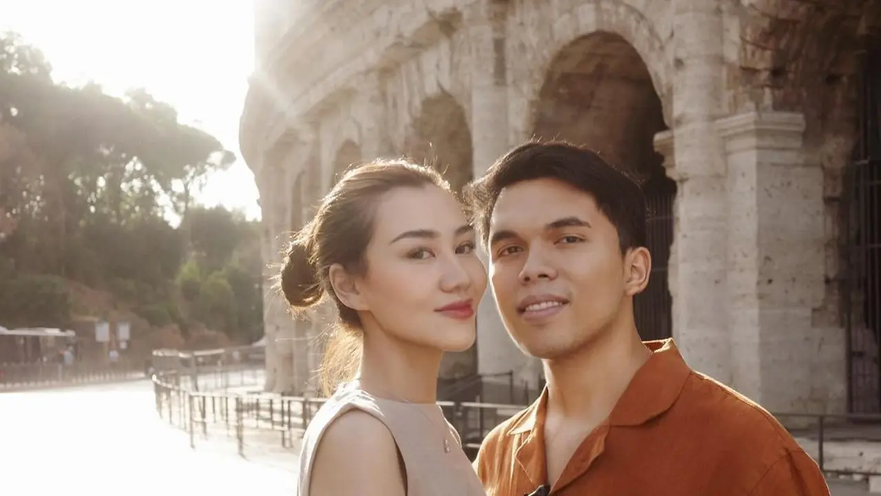 6 Gaya Serasi Pasutri Baru Thariq Halilintar dan Aaliyah Massaid Nikmati Honeymoon di Roma