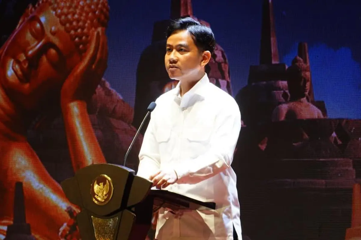 Wakil Presiden (Wapres) Gibran Rakabuming Raka saat menghadiri acara Puncak Perayaan Hari Raya Tri Suci Waisak 2026 di Candi Borobudur.