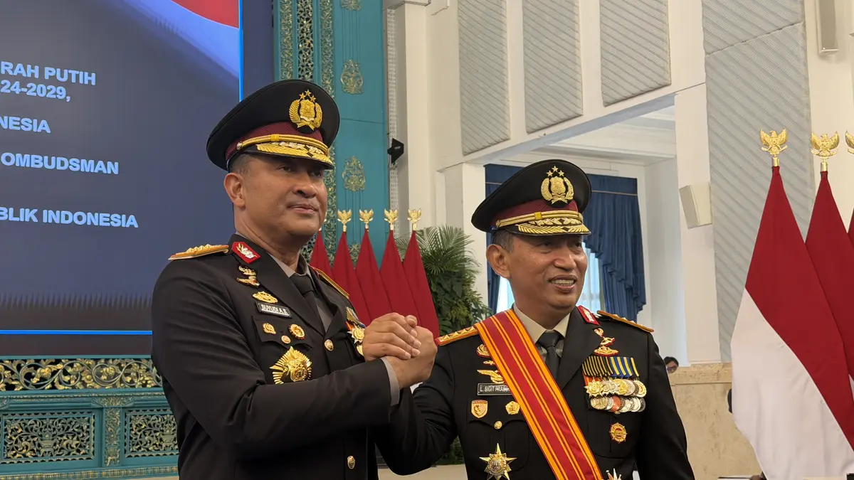 Jenderal Listyo Sigit Prabowo Bersama Jenderal Suyudi Ario Seto (Lizsa Egeham/Liputan6.com)