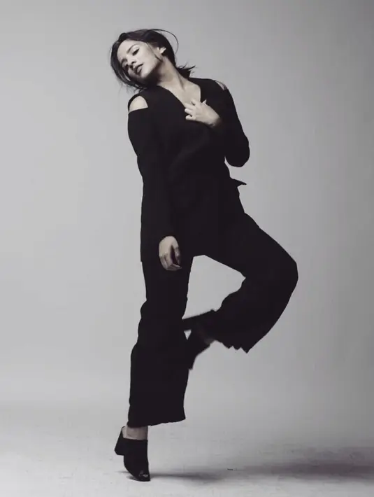 Angel Pieters merupakan gadis campuran dari Minangkabau dan Maluku. (Foto: instagram.com/angelpieters)