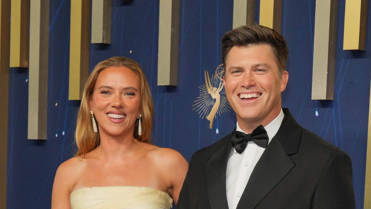 6 Potret Gaya Couple Power di Red Carpet Emmy Awards 2025 dari Scarlett Johansson dan Suami hingga Selena Gomez Bersama Tunangannya