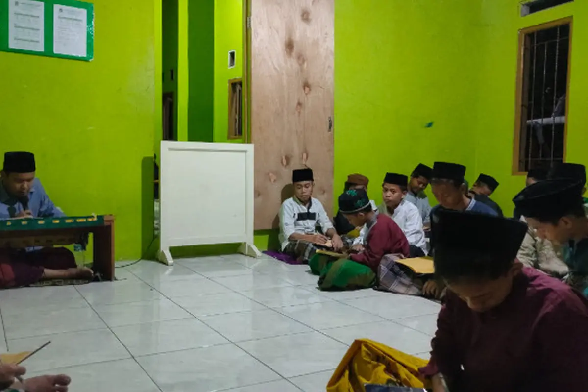 Bandungan dan Sorogan, Istilah Unik Dalam Tradisi Mengaji Santri Ponpes di Cirebon