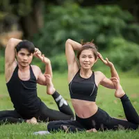 Memulai gaya hidup aktif sering kali terasa menantang, terutama bagi kamu yang baru mulai berolahraga, memiliki keluhan sendi, atau ingin beraktivitas tanpa risiko cedera. Banyak orang mengira bahwa olahraga harus selalu berat dan melelahkan agar memberikan hasil nyata. (foto/dok: freepik/jcomp)