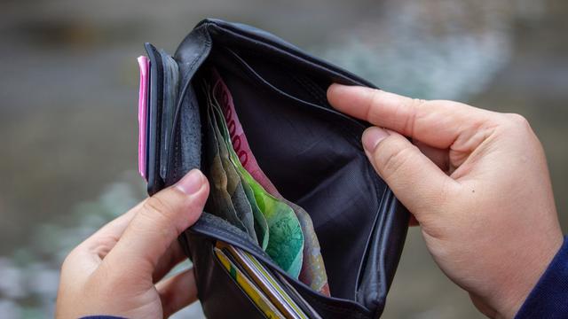 Ilustrasi dompet, uang rupiah