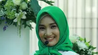 Varian sampo terbaru untuk wanita berhijab Rejoice Hijab 3 in 1 menggandeng Fatin Shidqia sebagai brand ambassador.