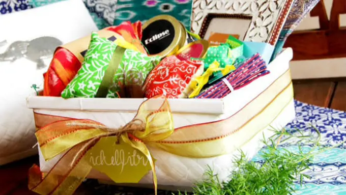 Ilustrasi hadiah dari Tan Living