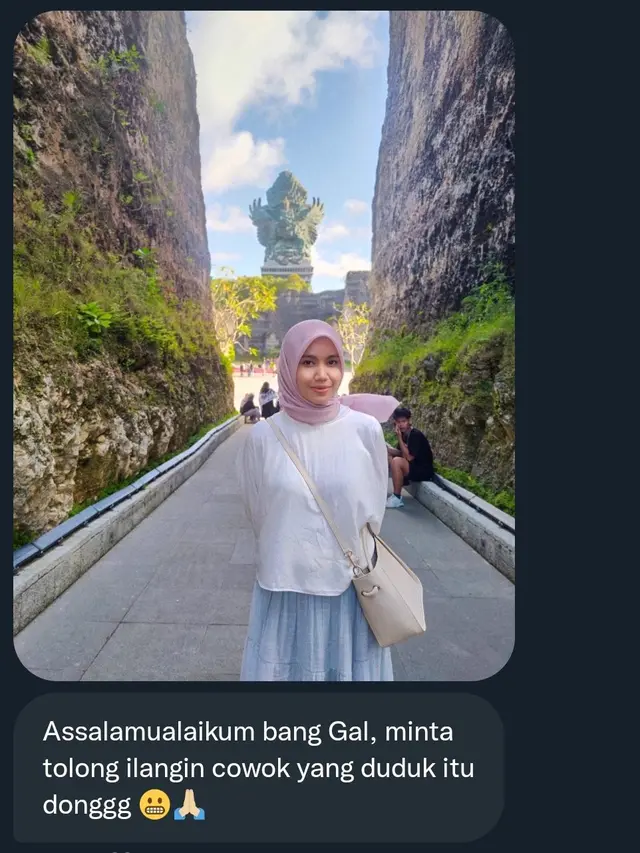 Wanita Ini Minta Orang Dibelakangnya Dihilangkan, 8 Hasil Editan Fotonya Bikin Tepuk Jidat
