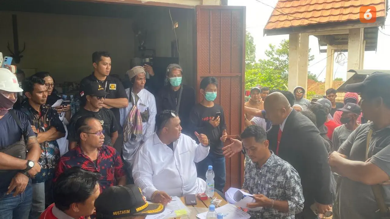 Warga tolak lahan di kampungnya menjadi akses pengiriman nikel yang diduga dicuri (Liputan6.com/Eka)