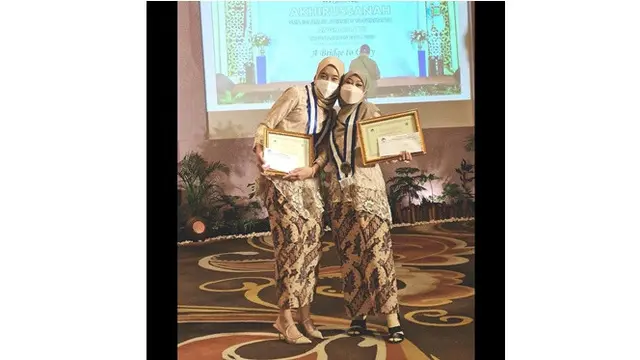 5 Potret Wisuda Aishameglio Anak Duta Sheila On 7, Memesona Pakai Hijab dan Kebaya