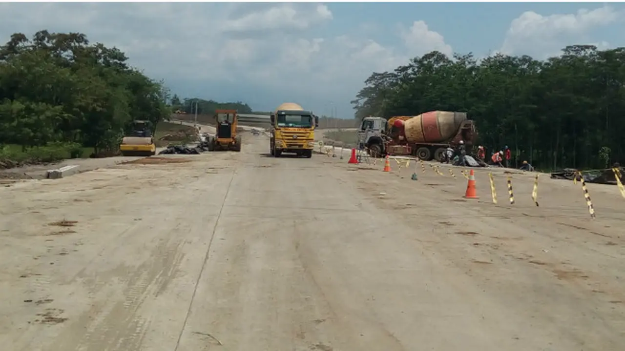 Satu Lajur Jalan Tol Pandaan – Malang Dipakai Bergiliran
