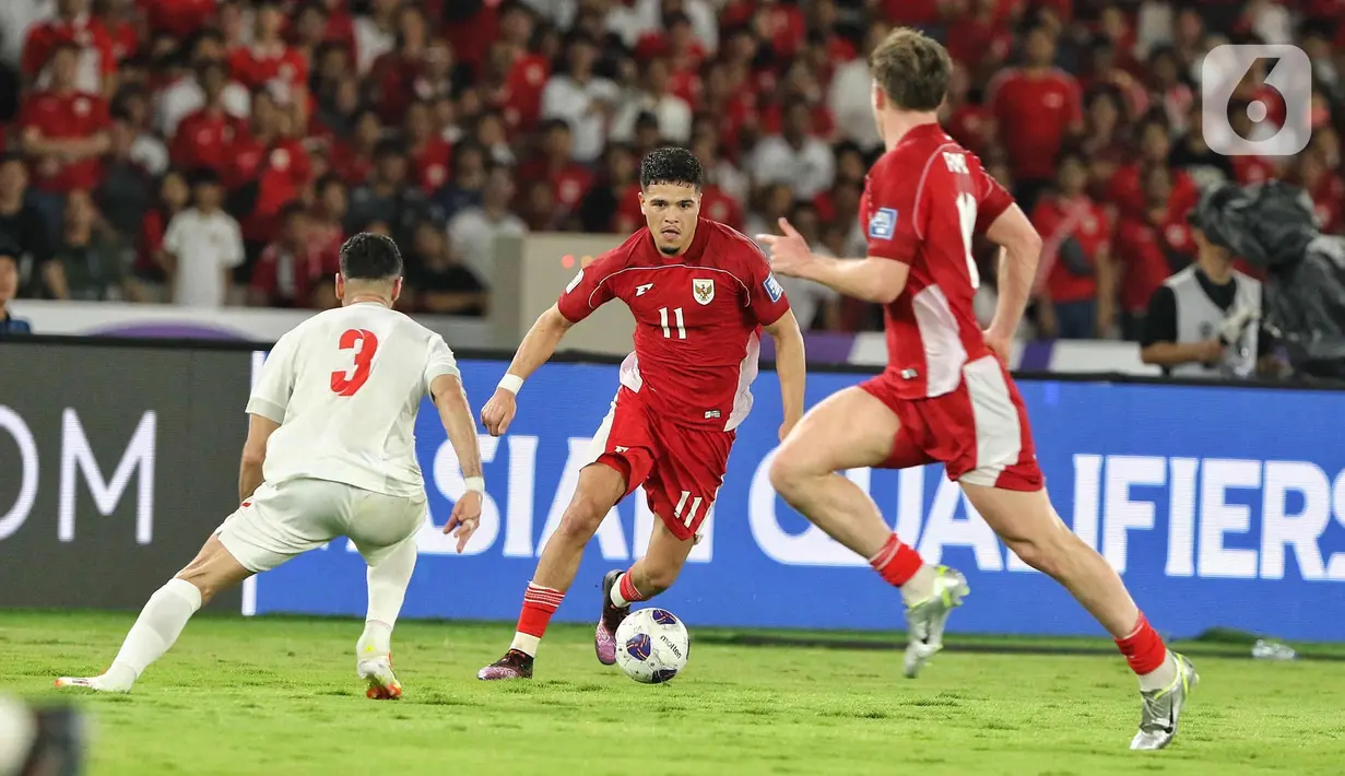 Hingga babak pertama usai, Timnas Indonesia unggul 1-0 atas Bahrain. (Liputan6.com/Angga Yuniar)