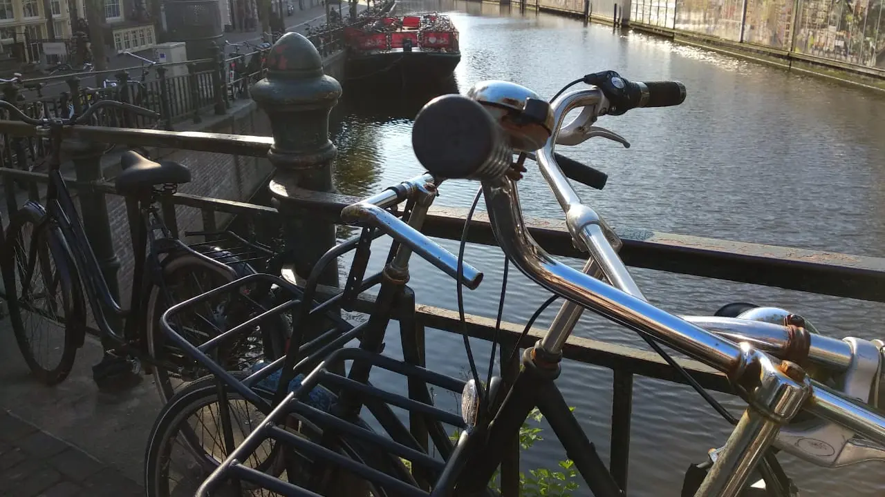 Pemandangan Kota Amsterdam, kota kanal yang menyimpan banyak sejarah