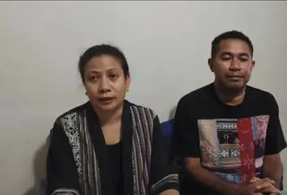 Anggota DPRD TTU, Veronika Lake saat menberikan keterangan pers (Liputan6.com/Ola Keda)