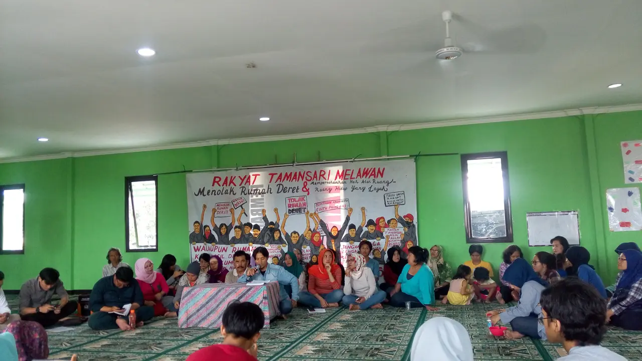 Warga Terdampak Program Rumah Deret Ridwan Kamil Tolak Beri KTP