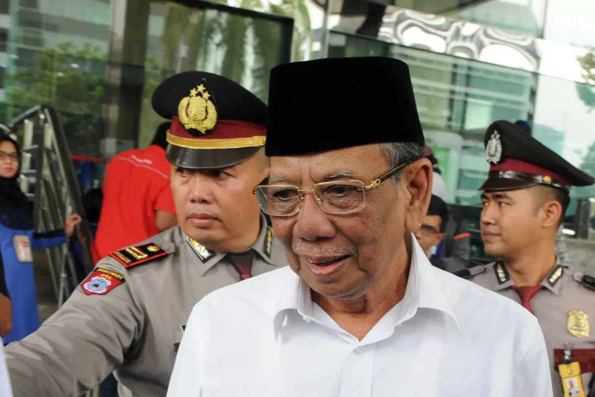 20160118-Anggota Watimpres Hasyim Muzadi Temui Pimpinan KPK-Jakarta