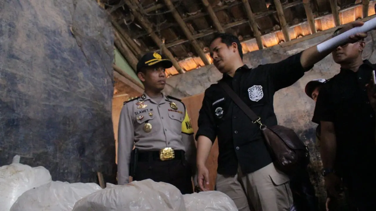 Gudang Seblak Digerebek
