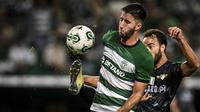 Bek Sporting Lisbon Goncalo Inacio (kiri). (Patricia DE MELO MOREIRA / AFP)