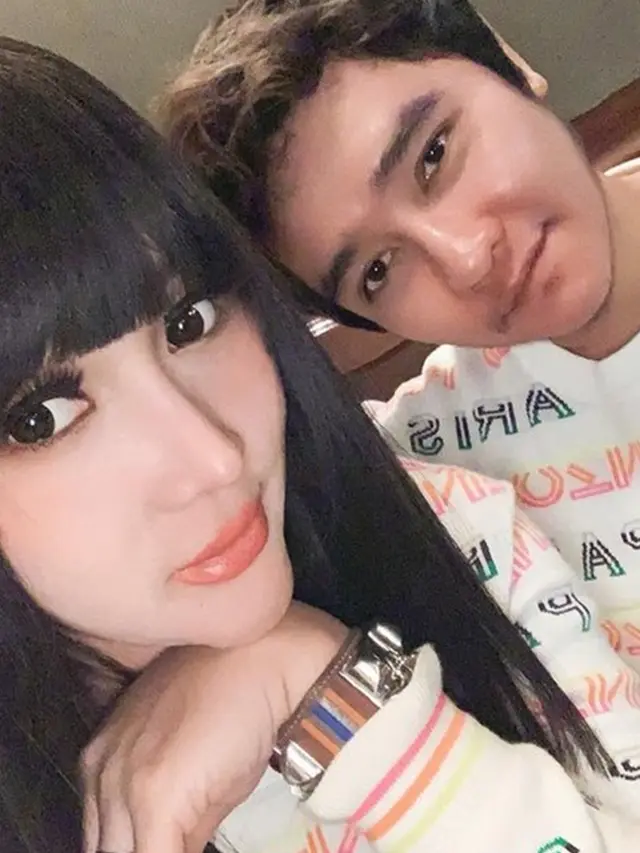 Semakin Macho, Ini 5 Potret Abash dengan Brewok Makin Tebal