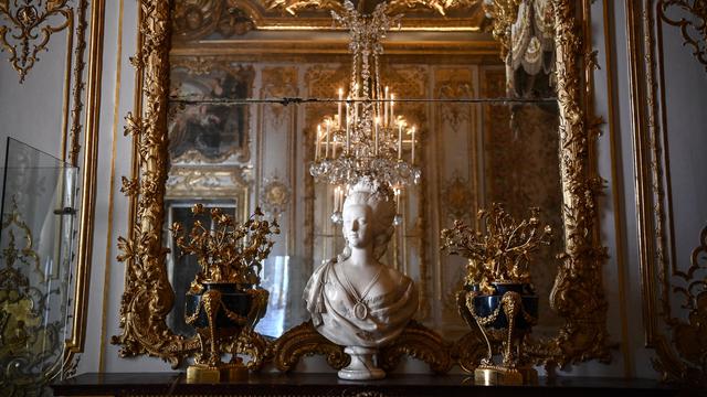 Istana Versailles membuka kembali kamar pribadi Marie-Antoinette