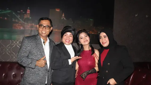 Haji Faisal hadir dalam Pesta Sweet 17 Chika putri Puput (Foto: Instagram @puput100ly)