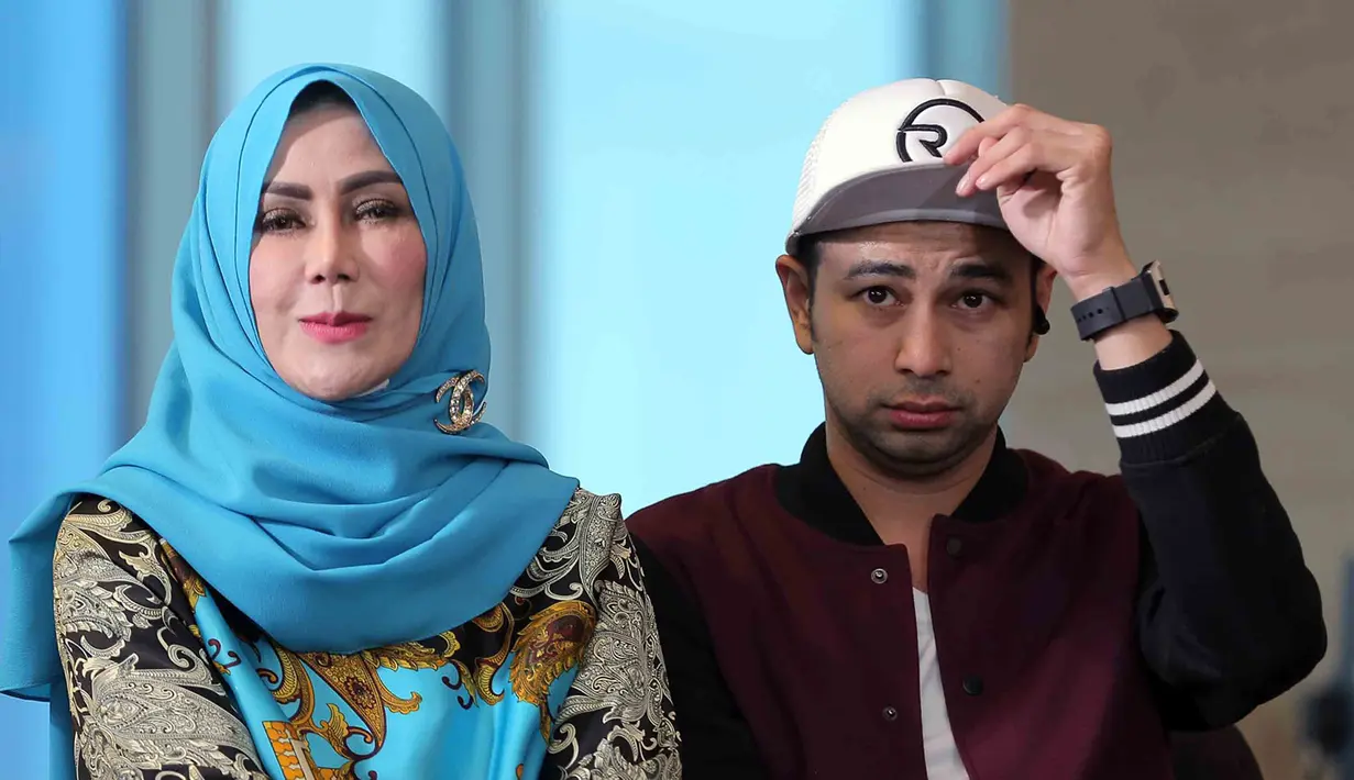 Sebagai seorang ibu, akan merasakan sedih anaknya selalu menjadi perbincangan hal negatif. Begitu juga Amy Qanita, Ibunda Raffi Ahmad. Setelah lama terdiam, ia akan memberi pelajaran haters yang terus mengusik keluarganya. (Deki Prayoga/Bintang.com)