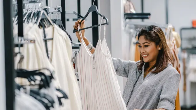 Belanja Baju Baru Bisa Dapat Cashback hingga 25%, Caranya Cukup Bayar Pakai QRIS di BRImo!