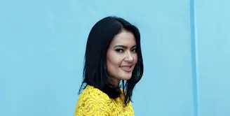 Lola Amaria lahir di Jakarta 30 Juli 1977, ia merupakan seorang aktris dan sutradara.  (Deki Prayoga/Bintang.com)
