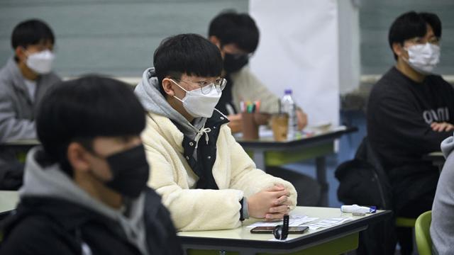FOTO: Ujian Masuk Perguruan Tinggi di Korea Selatan