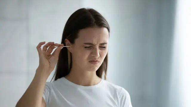 Cara Paling Aman dan Tepat Membersihkan Telinga