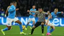 Meski Napoli mencoba mendominasi laga, Juventus mampu meredam dan memberikan perlawanan berarti. (CARLO HERMANN/AFP)