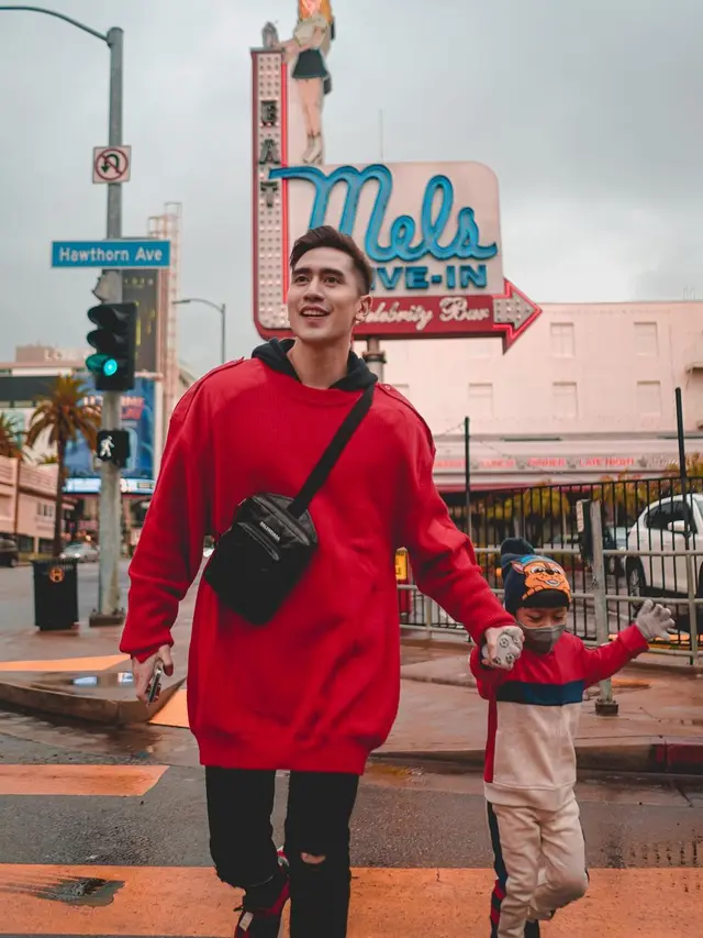 Verrell Bramasta liburan akhir tahun 2021 di Los Angeles, Amerika Serikat (Foto: Instagram/@bramastavrl)