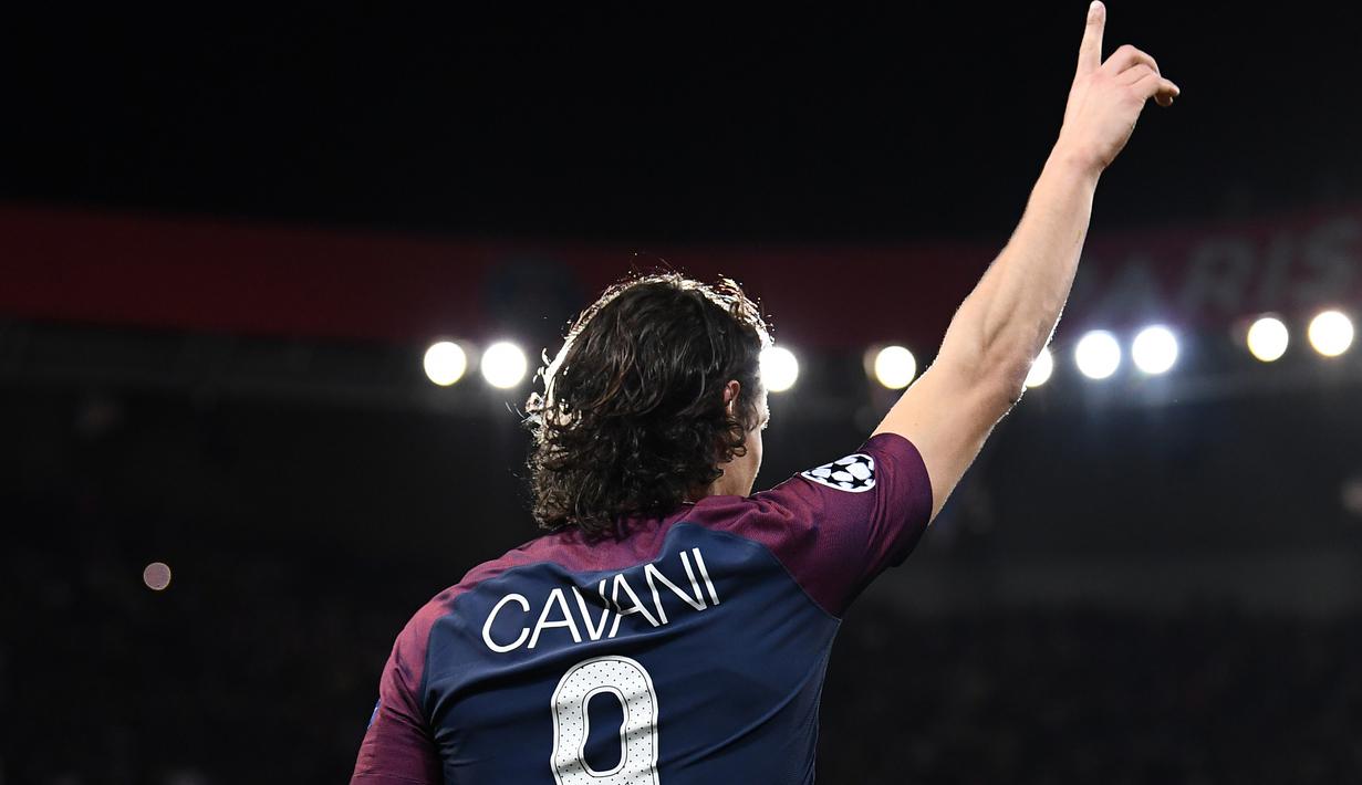 Gaya Edinson Cavani usai membobol gawang Celtic pada laga grup B Liga Champions di Parc des Princes stadium, Paris, (22/11/2017). PSG menang telak 7-0. (AFP/Franck Fife)