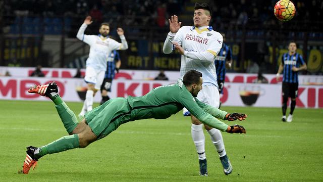Penyelamatan Bak Pendekar Kungfu Kiper Inter Milan
