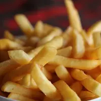 Goreng kentang dengan suhu stabil untuk hasil maksimal/copyright pexels/Dzenina Lukac