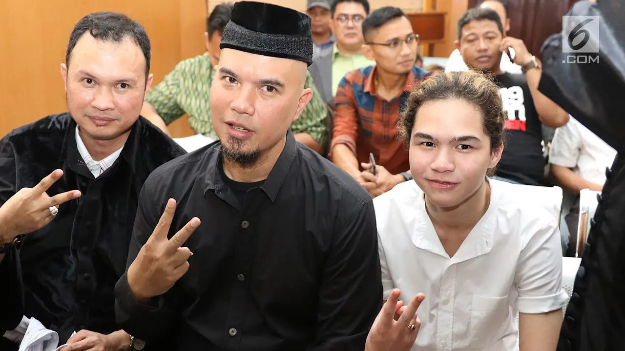 Ahmad Dhani Pakai Kaus Tagar 2019 Ganti Presiden