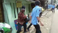 Dua pengemis ini berpura-pura buta dan terjaring petugas Dinsos Jakarta Barat (Liputan6.com/Istimewa)