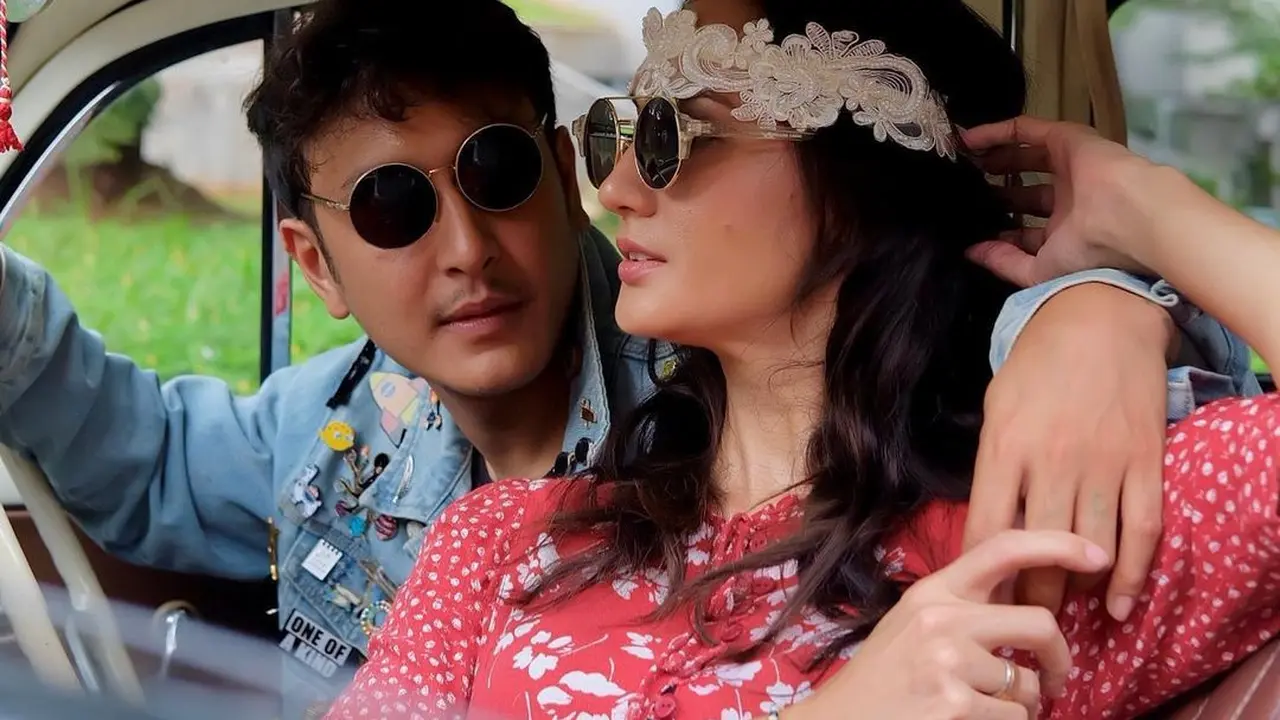[Fimela] Dimas Anggara dan Nadine Chandrawinata