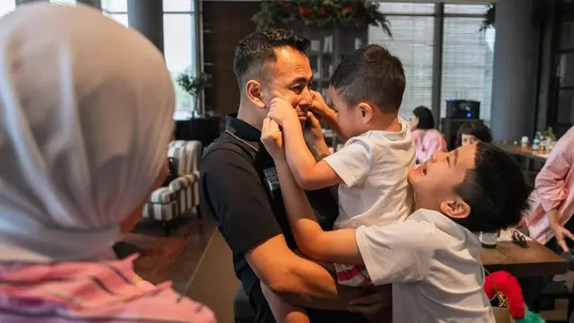 Potret Rayyanza gemas dengan Raffi Ahmad (credit: https://www.instagram.com/raffinagita1717/)